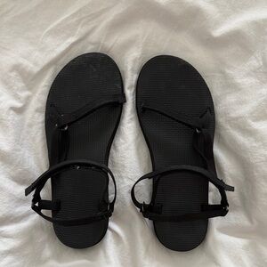 *SOLD* Women’s Teva Sandals - Size 9 (EUR40)